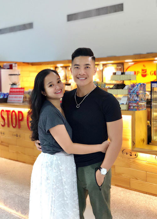 Ngoài một sự nghiệp thành công, Quốc Cơ và Quốc Nghiệp đều có tổ ấm riêng hạnh phúc. Với Quốc Cơ, anh đã kết hôn với MC Hồng Phượng.