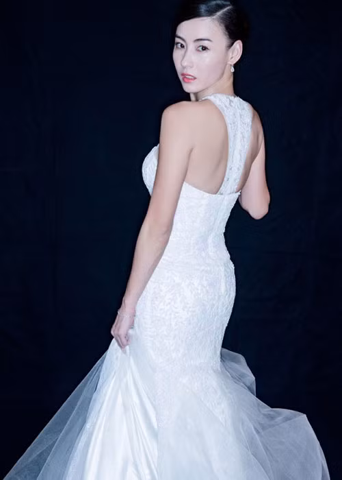 Trương Bá Chi hiện có cuộc sống đầy bình yên sau khi ly hôn Tạ Đình Phong. Nữ diễn viên từng tâm sự cô không còn yêu chồng cũ cũng không oán hận Vương Phi. Ảnh: Weibo