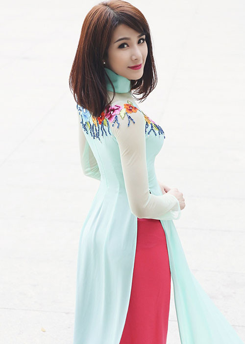 Xuất thân là vũ công, Diệp Lâm Anh lấn sân làm người mẫu và diễn viên. Ảnh: Vietnammoi