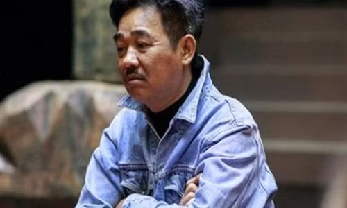 Quốc Khánh thích mặc quần áo bò. Ảnh: Khám phá