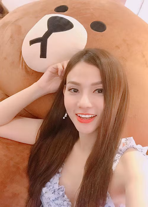 Thu Thủy chia sẻ: "Trái tim có 4 ngăn. Ngăn này mẹ dành cho Henry, ngăn này mẹ dành cho gia đình, bạn bè và fans, ngăn này mẹ dành cho công việc, ngăn này mẹ sẽ dành cho người xứng đáng".