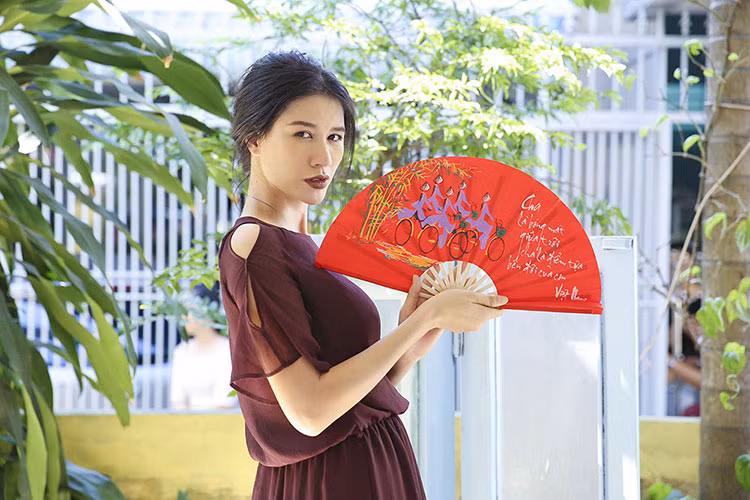 Hình ảnh Trang Trần trên phim trường "Yêu em bất chấp".