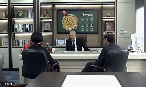 "Tình khúc Bạch Dương" quảng cáo quá lộ liễu ngân hàng VPBank. Ảnh: Zing