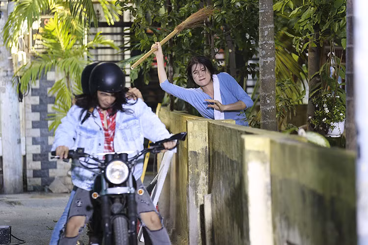 Trang Trần cũng cho hay lúc phim bấm máy, việc được thoải mái “chèn ép” Đàm Vĩnh Hưng và Hoài Lâm khiến cô rất thích thú.