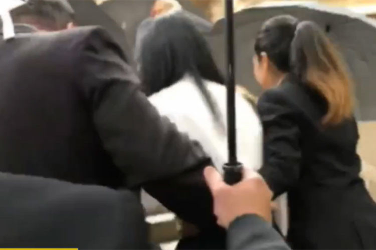 Cao Vân Tường thậm chí còn nhắn nhủ vợ: "Đổng Tuyền, anh yêu em". Ảnh: QQ