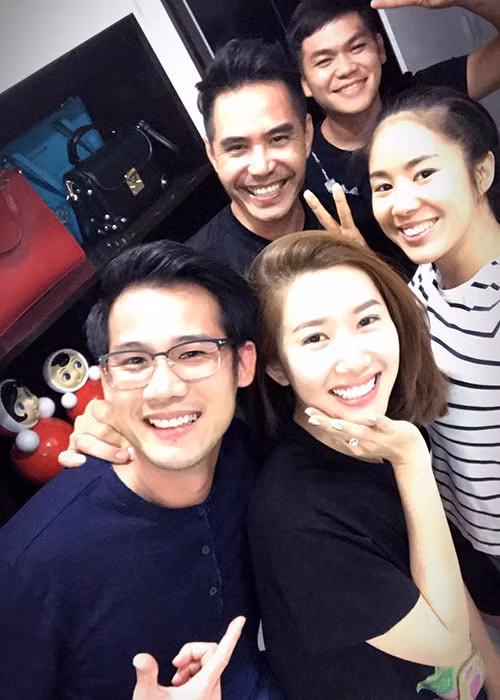 Vợ chồng sao Việt Lê Phương - Trung Kiên tổ chức ăn uống tại nhà cùng các đồng nghiệp Thanh Thức, Trung Dũng.