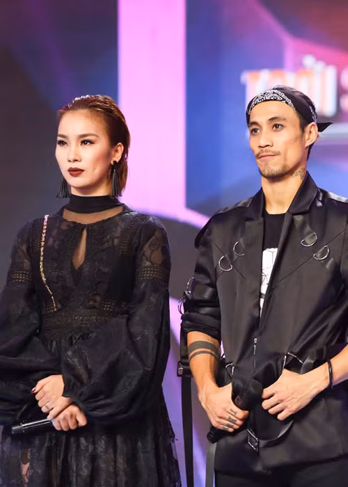 Phạm Lịch tố bị Phạm Anh Khoa gạ tình. Nữ biên đạo mới đây còn chia sẻ ít nhất còn 2 người nữa cũng rơi vào tình huống tương tự.