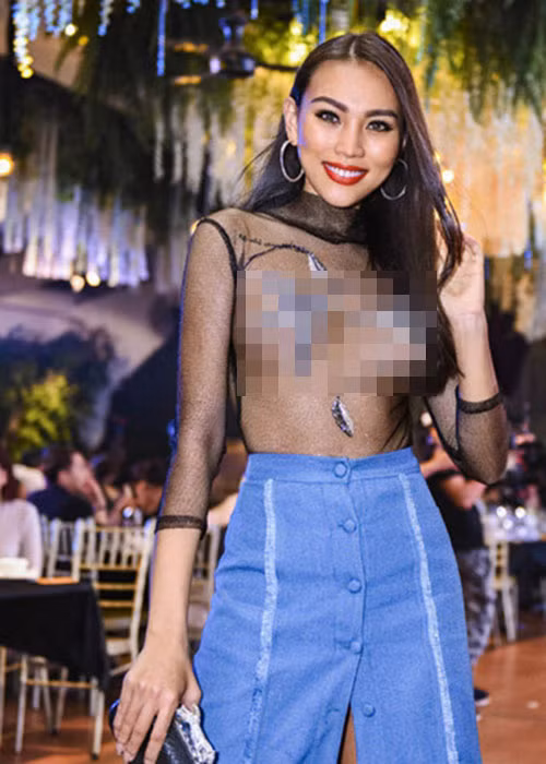 Siêu mẫu Ngọc Huyền cũng từng trở thành tâm điểm khi diện áo lưới xuyên thấu khoe gần trọn vòng 1 tại một sự kiện ra mắt phim. Ảnh: Eva