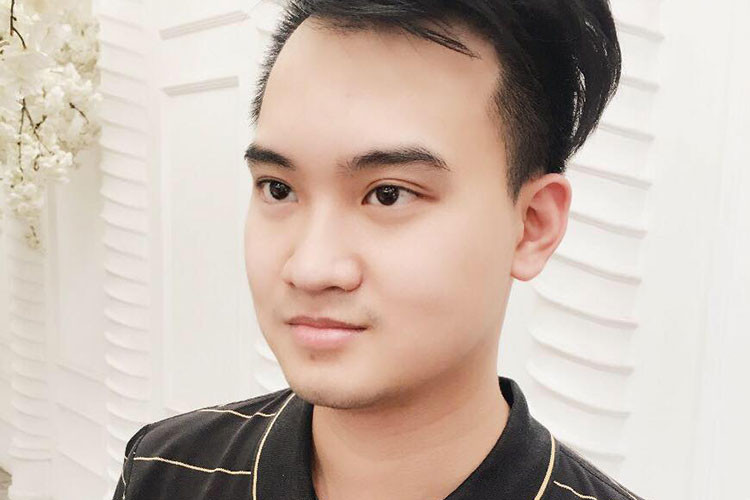 Đức Phạm xuất thân trong một gia đình làm nghề kinh doanh giàu có. Gia đình của anh sở hữu nhiều bất động sản có vị trí đẹp tại TP HCM và 4 cửa hàng lớn kinh doanh xe máy. Ảnh: FBNV