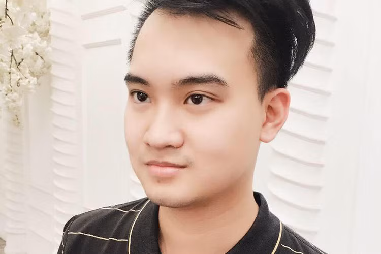 Đức Phạm xuất thân trong một gia đình làm nghề kinh doanh giàu có. Gia đình của anh sở hữu nhiều bất động sản có vị trí đẹp tại TP HCM và 4 cửa hàng lớn kinh doanh xe máy. Ảnh: FBNV