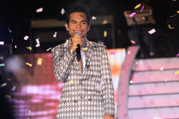 Đến từ Lâm Đồng, Ya Suy về nhất cuộc thi Vietnam Idol 2012. Thời điểm đăng quang, anh bị nhiều người nhận xét hát không hay bằng á quân Hoàng Quyên. Ảnh: Lao động