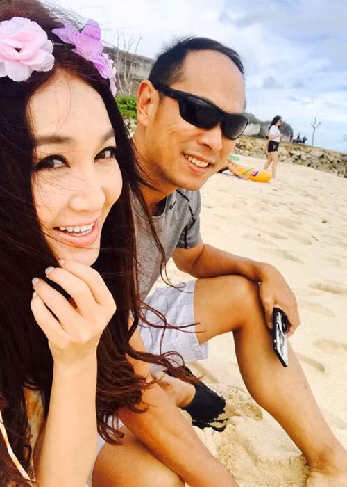 Ôn Bích Hà và Hồ Tổ Quang từng ly thân vài tháng. Sau khi tái hợp, cặp đôi mặn nồng như chưa từng rạn nứt.