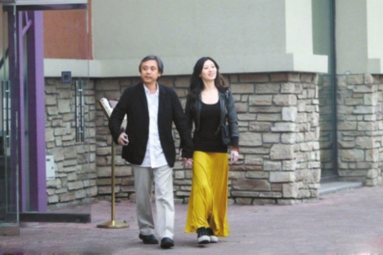 Năm 2011, Trần Gia Thượng từng lộ ảnh tình cảm bên bạn gái trẻ trung, xinh đẹp. Ảnh: Ifeng