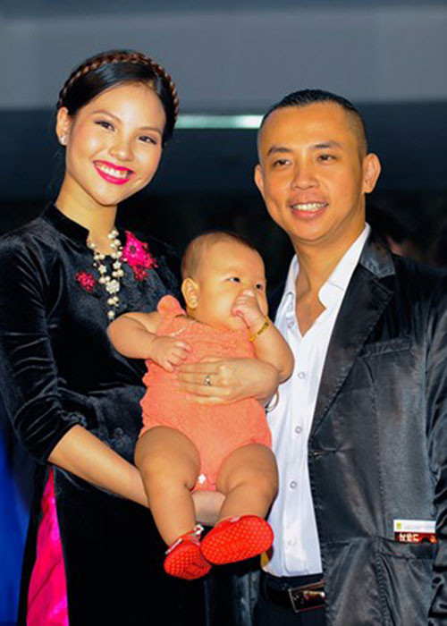 Tháng 1/2017, vợ chồng Chí Anh chào đón cô con gái đầu lòng Kiwi gia nhập tổ ấm của mình. Ảnh: VOV
