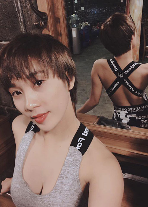 Nữ biên đạo 9x vốn đam mê nhảy nhưng vì tập luyện rất nhiều cô bị chấn thương lưng, được bác sĩ khuyên nên bỏ nghề vũ công.