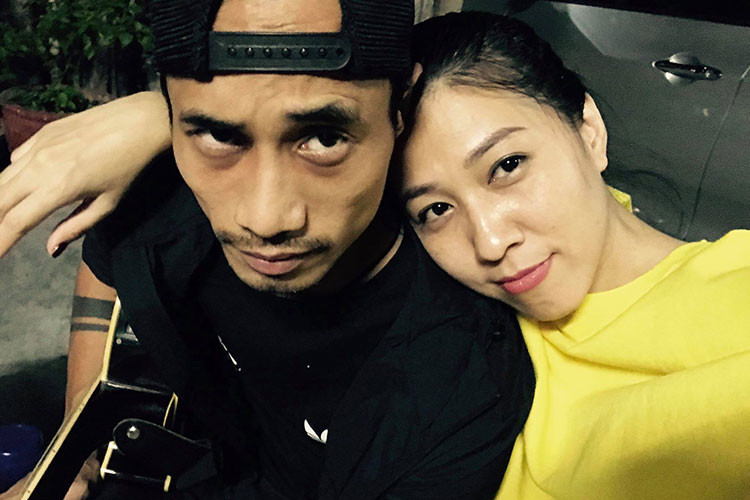 Trước khi làm đám cưới, Phạm Anh Khoa và Thùy Trang đã trải qua không ít sóng gió, thử thách bị gia đình phản đối chuyện tình cảm.