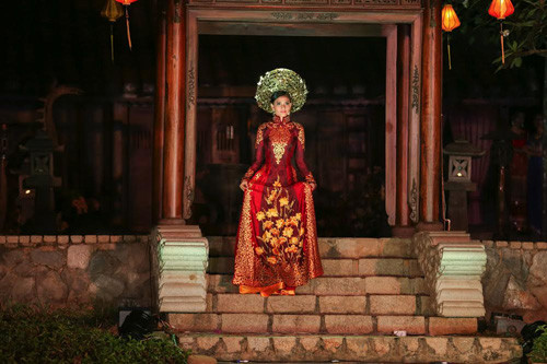 A hau Truong Thi May dep long lay trinh dien ao dai-Hinh-4