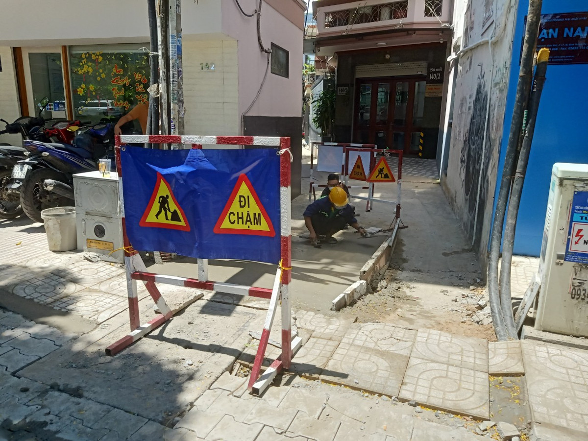 TP HCM: Thi cong via he duong Dien Bien Phu tiep tuc bi phan anh-Hinh-2