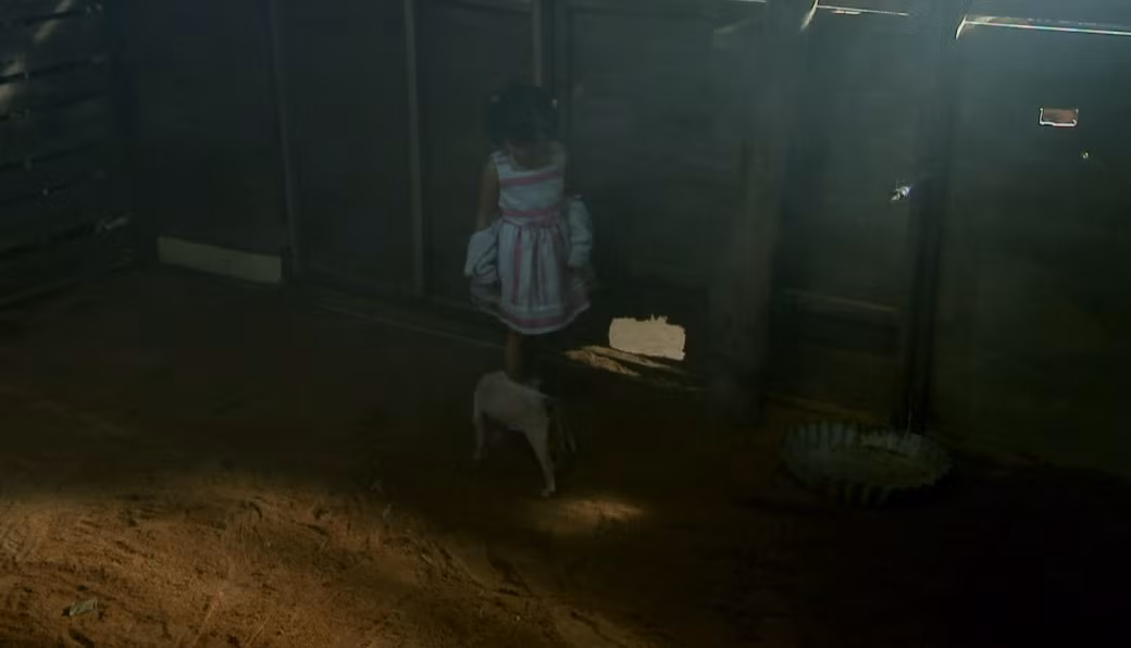 Nhà kho nơi Ana bị giam giữ.