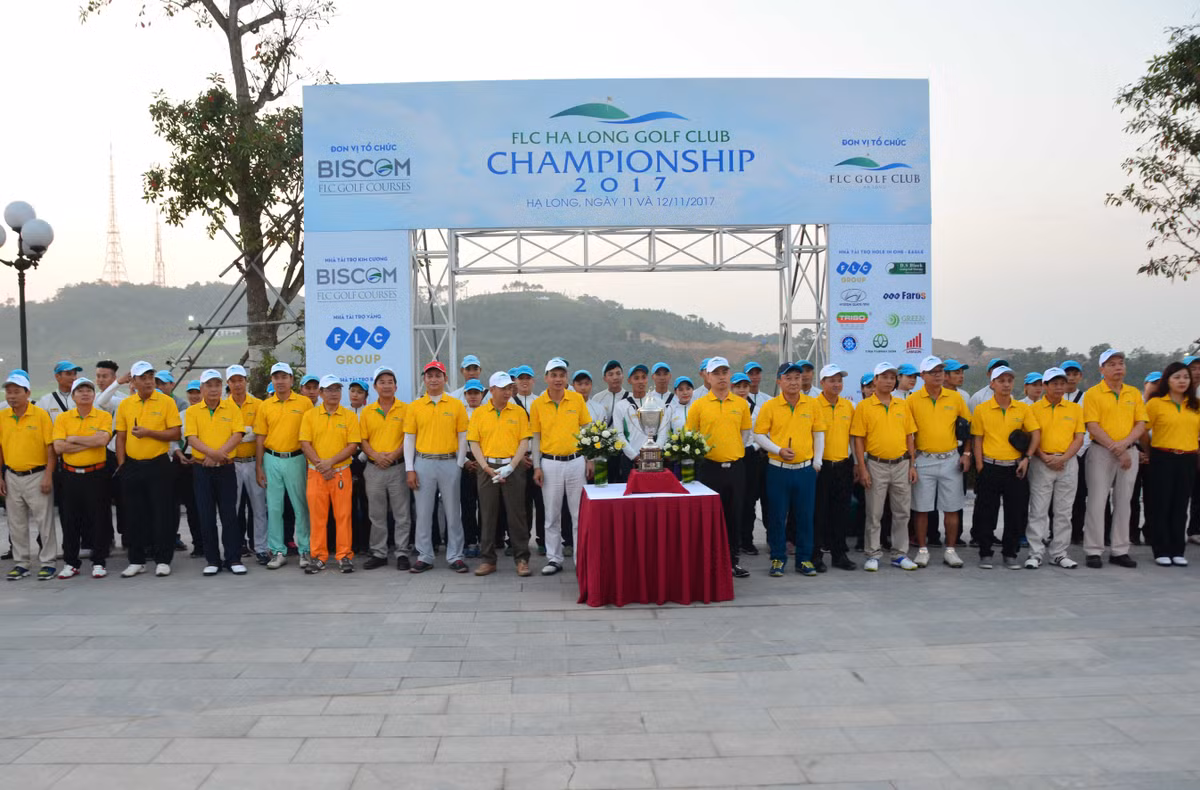Tung bung khoi tranh giai FLC Halong Club Championshop 2017