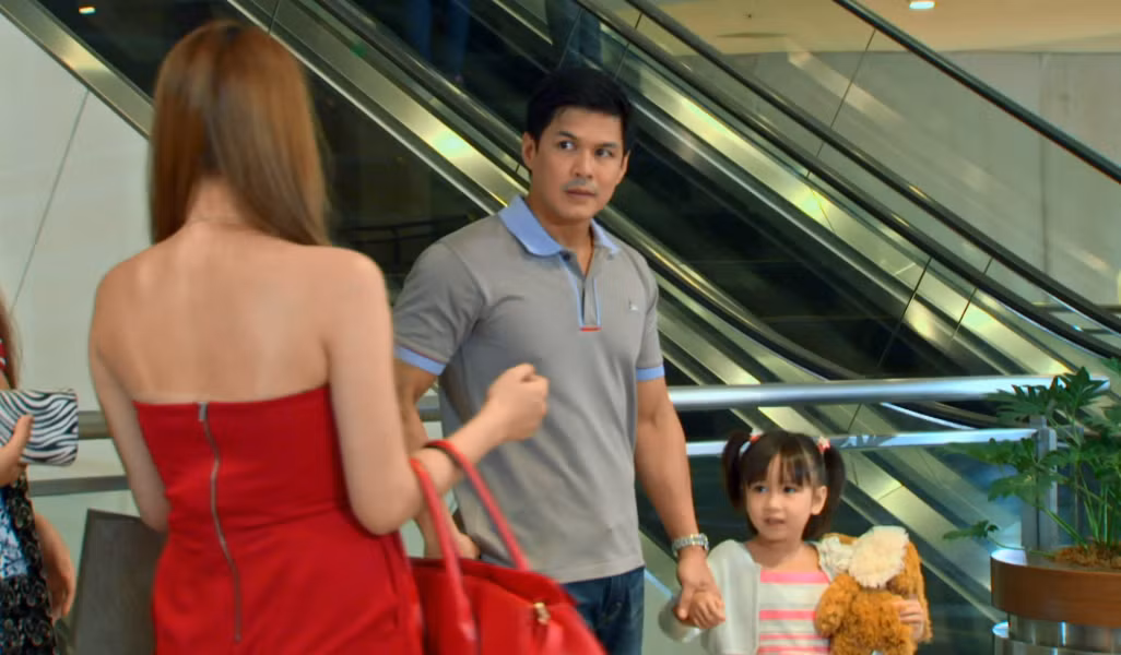 Ana đã bị lạc bố mẹ từ rất nhỏ.