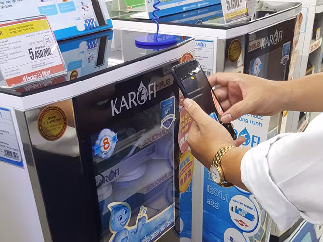 Dung tem truy xuat nguon goc hang hoa de phan biet hang gia