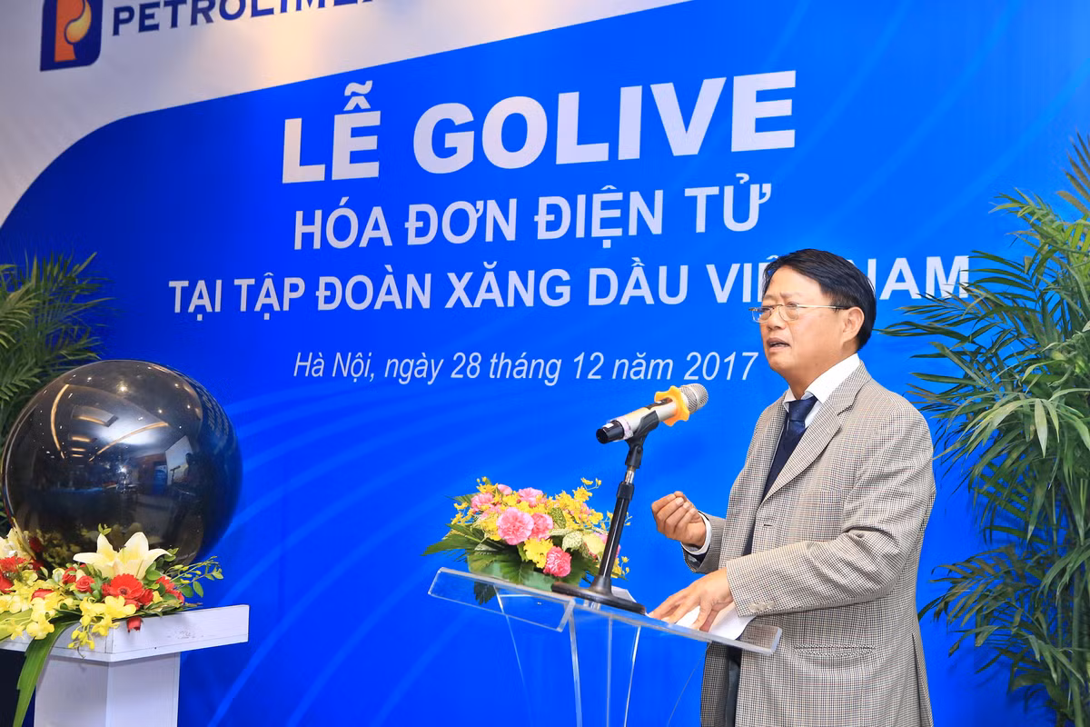 ông Lương Mạnh Hoàng - Phó Tổng GĐ Tập đoàn VNPT, Chủ tịch Tổng công ty Dịch vụ Viễn thông phát biểu tại buổi lễ.