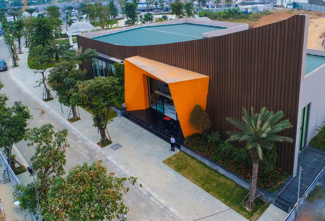 Khu nhà mẫu tại dự án đã được hoàn thiện và phục vụ hàng trăm lượt khách tham quan mỗi tuần.