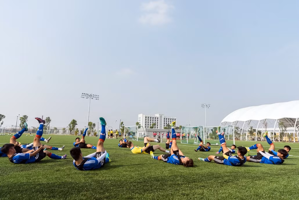 Vingroup sap khanh thanh Trung tam dao tao bong da hang dau DNA-Hinh-7