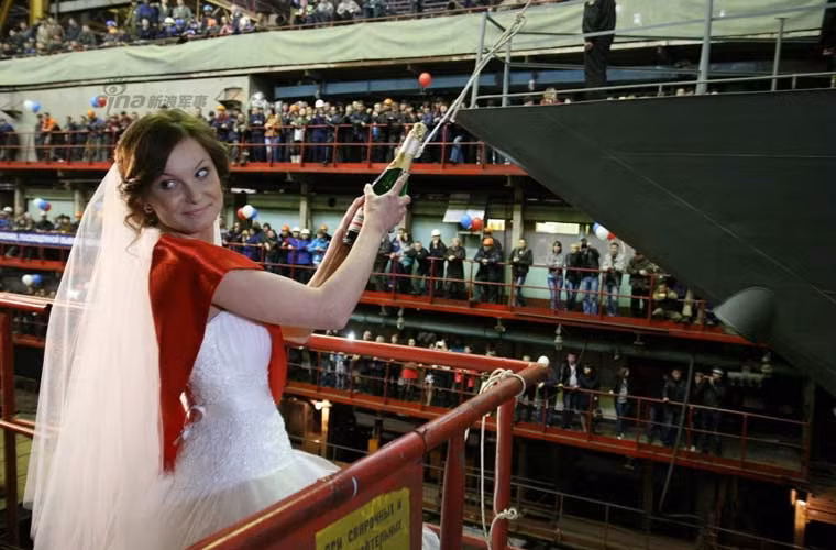 Toan canh ha thuy tau chien Project 20380 cua Nga