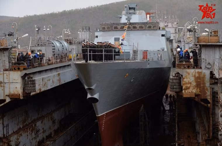 Tàu hộ vệ Project 20380 được trang bị hỏa lực mạnh mẽ gồm: pháo hạm A-190 100mm; tổ hợp pháo - tên lửa phòng không Kashtan; hai ụ pháo phòng không AK-630; 8 tên lửa chống hạm Kh-35 và 8 ống phóng ngư lôi 330mm.