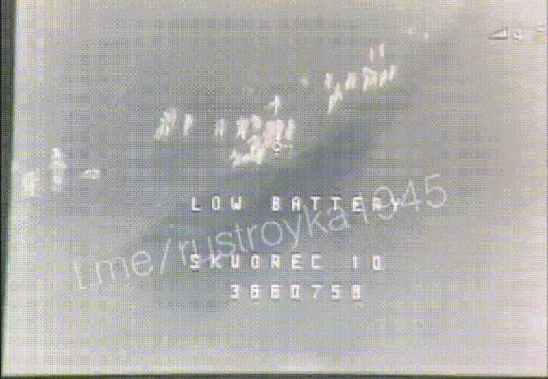 “Khi đợt phản công của chúng tôi bắt đầu vào ban đêm, khi bật cả hai màn hình - màn hình nhiệt và màn hình thông thường - có thể thấy nhiều thiết bị đang rút lui về phía Sudzha, nhưng sau đó không còn thấy nữa. Hiện tại, chúng tôi hiếm khi quan sát thấy thiết bị của họ”, người lính này kể lại. Ảnh minh họa: Topwar.