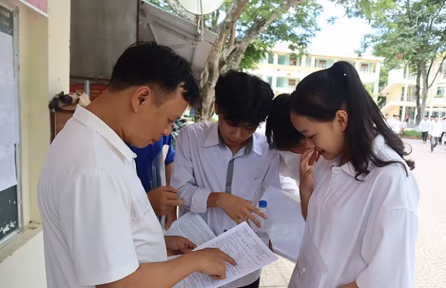 Nghe An: Gan 1.400 thi sinh duoc mien thi mon ngoai ngu-Hinh-2