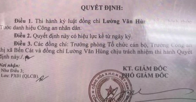  Một đại úy ở Bình Dương bị tước danh hiệu CAND: Tháng 8/2023, Công an tỉnh Bình Dương có quyết định tước danh hiệu CAND đối với Đại úy Lường Văn Hùng, Phó Trưởng Công an phường Tân Định, thị xã Bến Cát vì vi phạm quy định của ngành. Theo Công an tỉnh Bình Dương, trong quá trình công tác, xử lý vụ việc, Đại úy Hùng đã vi phạm quy trình công tác, quy định của ngành. Vụ việc đại úy Hùng vi phạm đang được công an điều tra làm rõ và sẽ xử lý theo quy định.