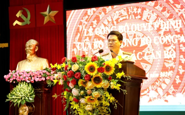 Phát biểu nhận nhiệm vụ mới, đại tá Nguyễn Hữu Mạnh cảm ơn sự quan tâm, lãnh đạo, chỉ đạo trực tiếp, toàn diện của Đảng ủy Công an Trung ương, lãnh đạo Bộ Công an; của Tỉnh ủy - HĐND - UBND tỉnh và sự phối hợp của các sở, ban, ngành, đoàn thể và lực lượng vũ trang tỉnh Thanh Hóa trong thời gian qua. 