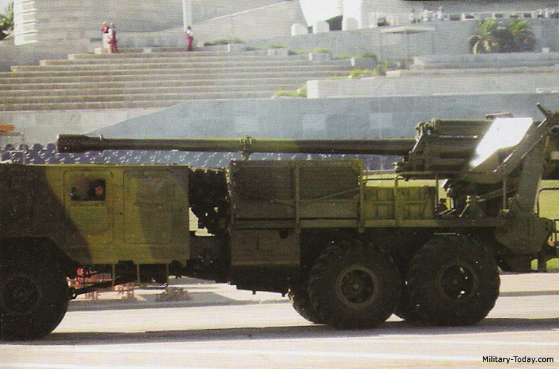 Về cơ bản, Jupiter V sử dụng pháo kéo xe M46 130 mm của Liên Xô sản xuất lắp trên khung gầm xe chuyên dụng Kraz 6x6 bánh. Pháo được lắp ở cuối đuôi xe, khi bắn có 2 chân chống điều chỉnh bằng thủy lực để tăng độ ổn định cho pháo. Do không có tháp pháo nên phạm vi quay ngang sang 2 bên chỉ khoảng 50 độ, góc nâng của pháo khoảng từ -2 đến +45 độ. Gói nâng cấp này biến một khẩu pháo kéo xe kém cơ động thành lựu pháo tự hành có khả năng cơ động cao, đáp ứng yêu cầu của chiến tranh hiện đại. Pháo chính có tầm bắn tối đa 27 km, tốc độ bắn 6-8 viên/phút. Pháo có thể bắn đạn nổ mạnh phân mảnh, đạn khói, đạn vạch đường. Tầm bắn của pháo có thể lên đến 38 km với đạn tăng tầm.