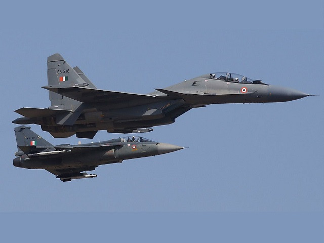 Những thỏa thuận quốc phòng giữa Mỹ và Ấn Độ đã tăng từ mức gần bằng 0 tới 15 tỷ USD kể từ năm 2008 đến nay và nhà sản xuất vũ khí Tata Advanced Systems của Ấn Độ được xem là một đối tác chủ chốt của Mỹ.