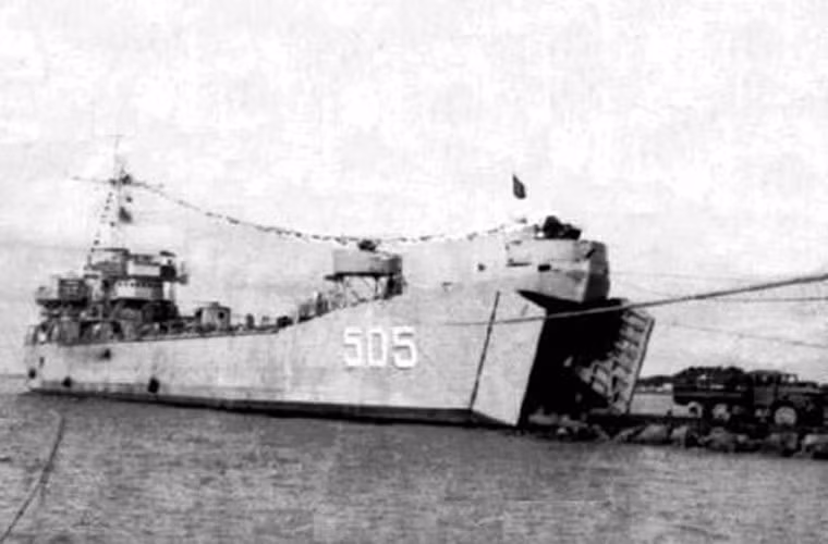 Với hai tàu đổ bộ LST này, Hải quân Nhân dân Việt Nam khi đó tăng cường đáng kể sức mạnh. Tính năng của tàu LST và các tàu chiến lợi phẩm khác được phát huy cao độ trong chiến dịch giải phóng Campuchia thoát họa diệt chủng Khmer Đỏ. Nguồn ảnh: Tư liệu