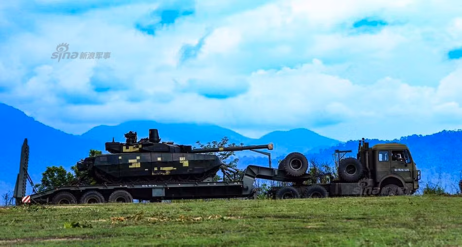 Dù có thể nói là Bangkok hết sức kiên nhẫn, nhưng mọi thứ đều phải có giới hạn của nó. Năm 2017, Thái Lan chính thức hủy bỏ hợp đồng mua tăng của Ukraine. Tất nhiên các xe tăng đã nhận thì vẫn là của Thái Lan, chỉ khác họ sẽ không lấy phần còn lại. Thay vào đó, Thái Lan chuyển hướng sang mua mẫu tăng VT-4 của Trung Quốc. Nguồn ảnh: Sina