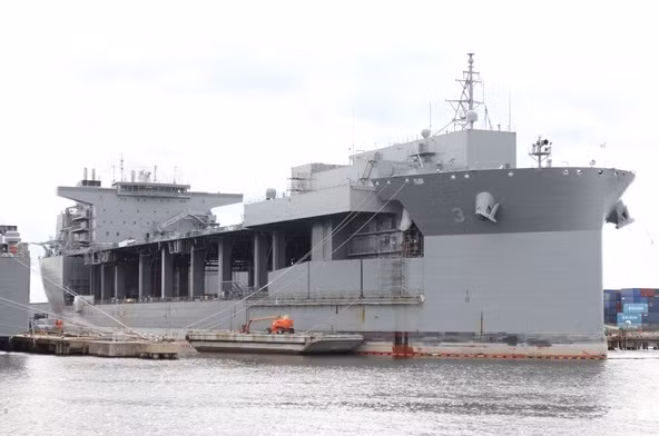 Bộ tư lệnh hải vận có tất cả 14 tàu tiếp tế tổng hợp cỡ lớn neo đậu tại Norfolk. Nguồn ảnh: Navy Recognition