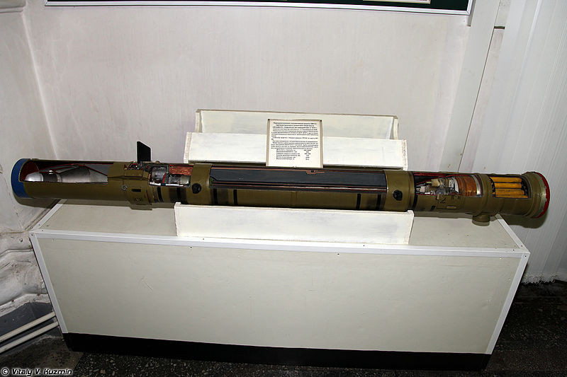 Tên lửa Shturm-V có thể đạt tầm bắn 400 tới 5.000m, xuyên giáp dày 550-600mm sau ERA. Các phiên bản cải tiến có thể xuyên tới 800mm thép sau ERA. Nguồn ảnh: Wikipedia