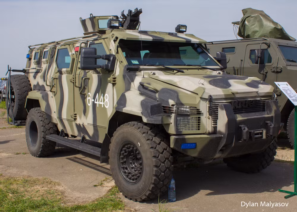 Xe thiết giáp đa dụng hạng nhẹ Spartan được hãng KrAZ phát triển với sự hợp tác của Tập đoàn Streit Canada. Nguồn ảnh: Dylan Malyasov