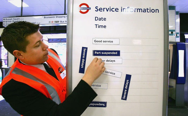 Nhiều ga tàu điện ngầm thường xuyên phải tạm ngưng hoạt động bởi nhân viên đình công, thời tiết xấu, bảo trì, hoặc tai nạn.