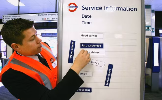 Nhiều ga tàu điện ngầm thường xuyên phải tạm ngưng hoạt động bởi nhân viên đình công, thời tiết xấu, bảo trì, hoặc tai nạn.