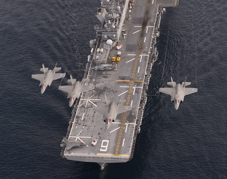 Ngoài ra, đặc tính nhiệt độ cao của F-35B cũng đòi hỏi phải gia cố lại mặt boong, làm chậm các luồng khí phản lực để giảm áp lực. Đồng thời, cũng phải thay đổi lớp sơn phủ bề mặt boong vì lớp sơn cũ không có khả năng chống ăn mòn khi tiếp xúc với các luồng khí phụt từ bụng máy bay để tạo lực nâng. Hải quân Mỹ còn phải lắp đặt thêm một số thiết bị ổn áp và hệ thống chỉnh lưu.