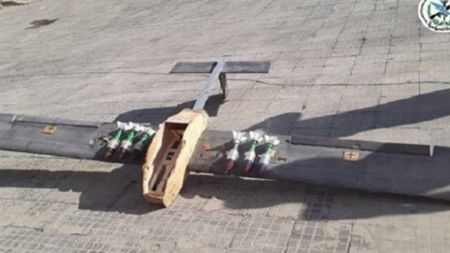 Không dễ để có thể đẩy lùi các cuộc tấn công trên không bằng UAV như vậy, do kích thước của UAV trên phần lớn là rất nhỏ, thường bay với tốc độ rất chậm và độ cao rất thấp, do vậy các hệ thống radar khó có thể phát hiện ra. Ảnh: Những chiếc UAV giá rẻ mang đầy chất nổ tiến công vào căn cứ Hmeymim ở Syria tháng 01/ 2018.