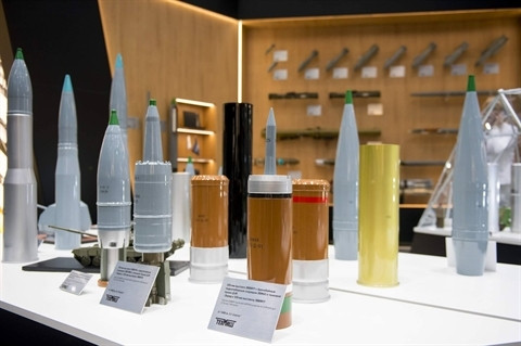 Trên thực tế, sau khi Liên Xô tan rã, sự đầu tư phát triển đạn xuyên giáp của Nga, đã mất đi sự hỗ trợ tài chính khổng lồ, do vậy đã bị đình trệ trong một thời gian dài. Mặt khác, các loại đạn xuyên giáp của Nga cũng hạn chế cải tiến liên tục về hiệu suất xuyên giáp.