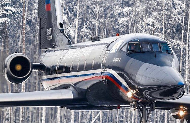 Máy bay huấn luyện khổng lồ Tu-134UBL cất cánh trở lại sau khi bị ngừng hoạt động từ năm 2011 để nâng cấp và sửa chữa.