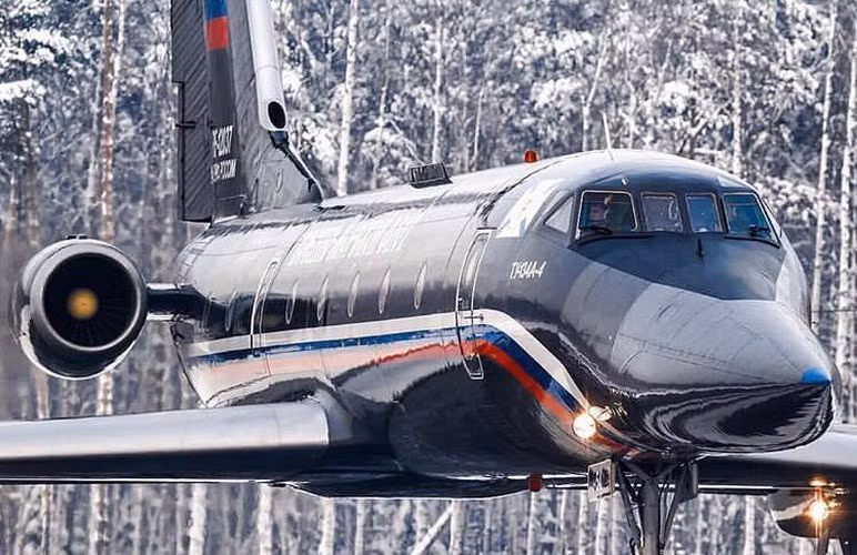 Máy bay huấn luyện khổng lồ Tu-134UBL cất cánh trở lại sau khi bị ngừng hoạt động từ năm 2011 để nâng cấp và sửa chữa.