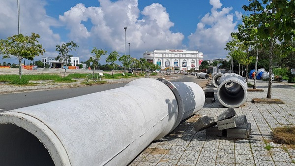 Cà Mau: Cận cảnh Dự án Quảng trường Phan Ngọc Hiển hơn 236 tỷ - Hình 7 Ca Mau: Can canh Du an Quang truong Phan Ngoc Hien hon 236 ty-Hinh-7